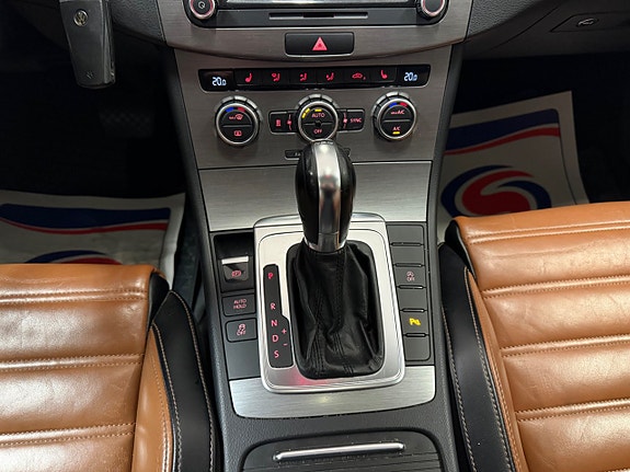 Volkswagen Passat 21 of 23