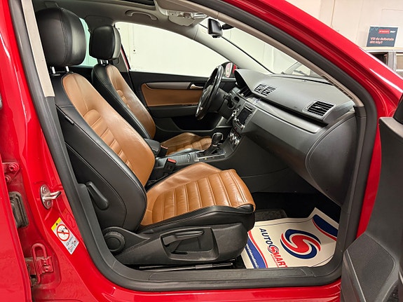Volkswagen Passat 11 of 23
