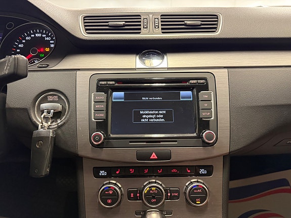 Volkswagen Passat 20 of 23