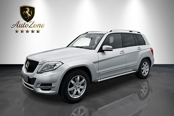 Mercedes-Benz GLK220 2 of 5