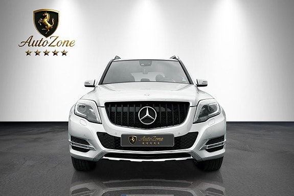 Mercedes-Benz GLK220 3 of 5