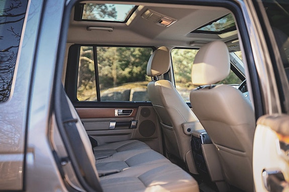 Land Rover Discovery 4 24 of 30