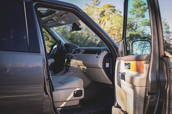Land Rover Discovery 4 21 of 30