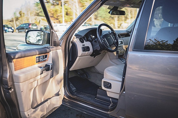 Land Rover Discovery 4 12 of 30