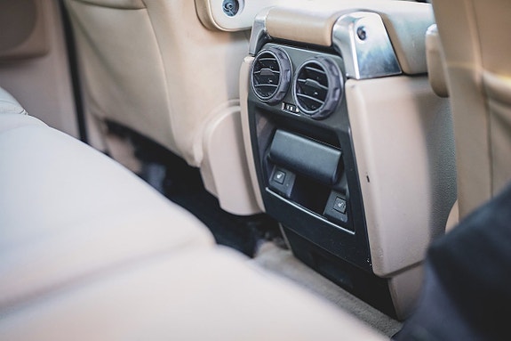 Land Rover Discovery 4 26 of 30