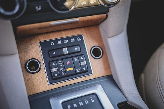 Land Rover Discovery 4 20 of 30
