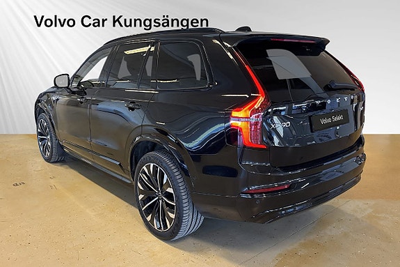 Volvo XC90 4 of 5
