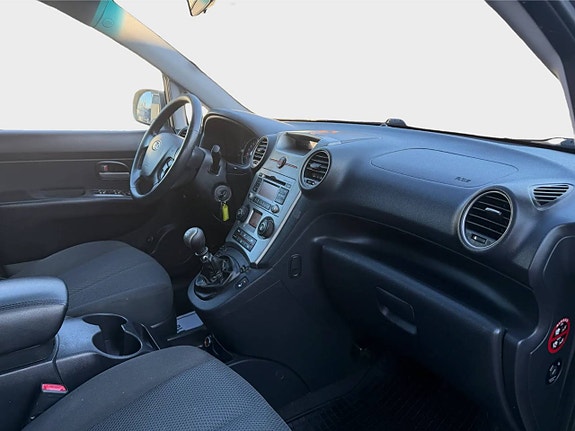 Kia Carens 11 of 12