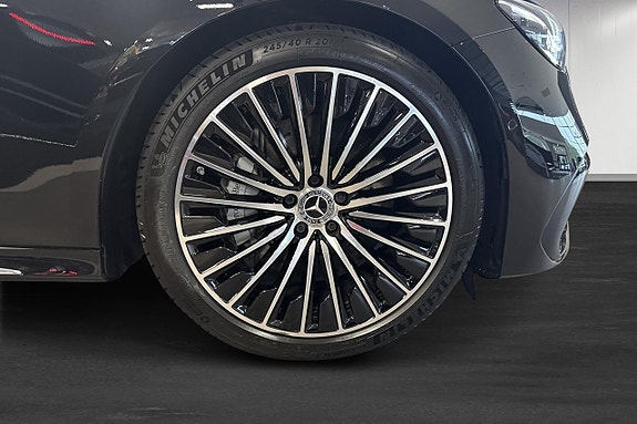 Mercedes-Benz E300 de 12 of 14