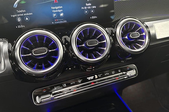 Mercedes-Benz GLB200 d 13 of 19