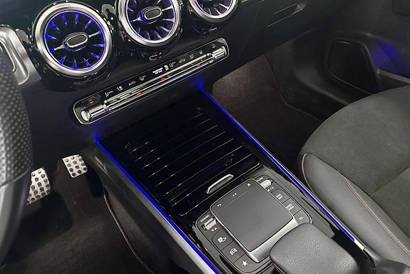 Mercedes-Benz GLB200 d 12 of 19