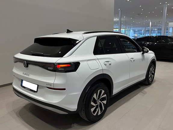 Volkswagen T-Roc 5 of 23