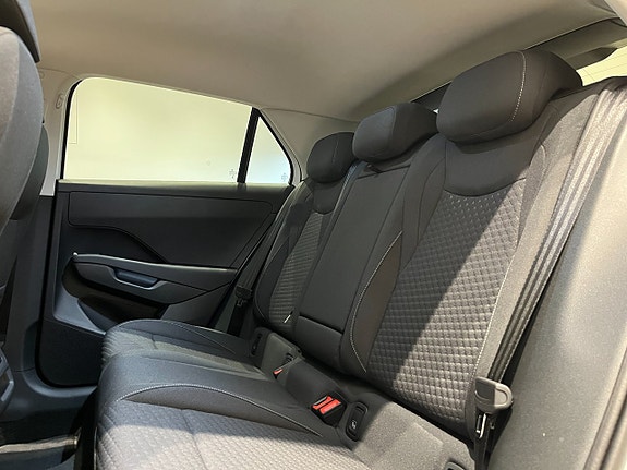 Volkswagen T-Roc 9 of 23
