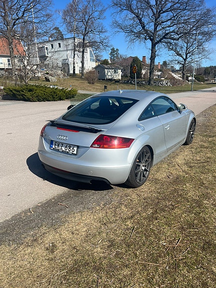 Audi TT 2 of 5