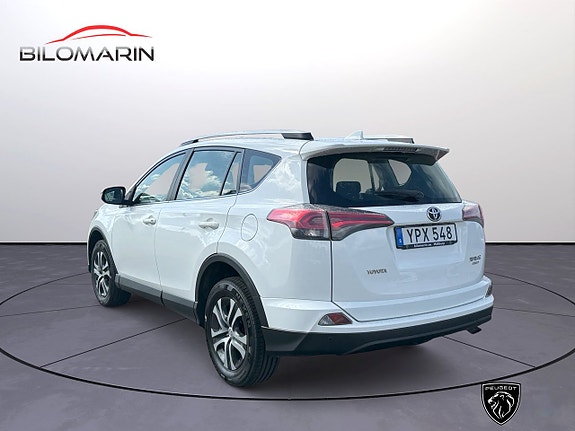 Toyota RAV4 5 of 5