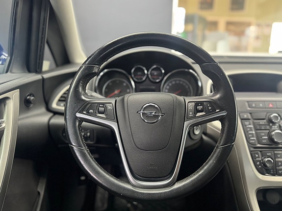 Opel Astra 8 of 10