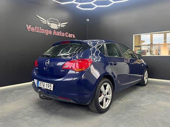 Opel Astra 3 of 5