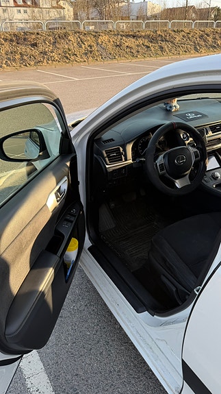 Lexus CT200h 10 of 11