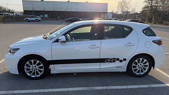 Lexus CT200h 4 of 11