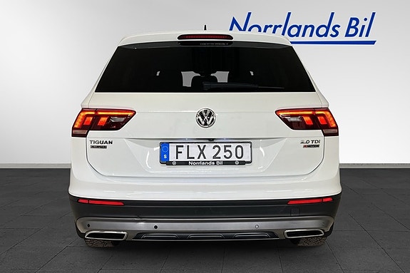 Volkswagen Tiguan Allspace 4 of 5