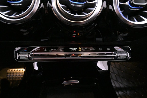 Mercedes-Benz A250 e 20 of 27