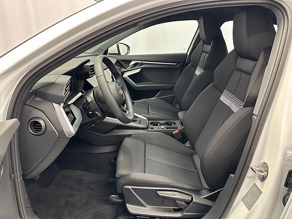 Audi A3 8 of 14