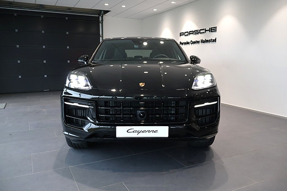 Porsche Cayenne 2 of 5