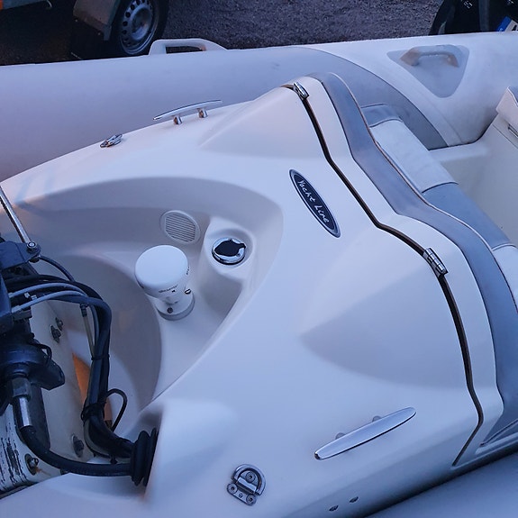 Zodiac Yachtline 340 DL Under 100h på Yamaha 40hk 6 of 8