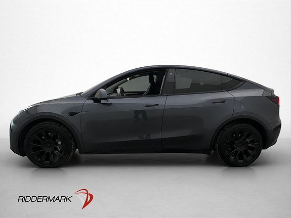 Tesla Model Y 8 of 30