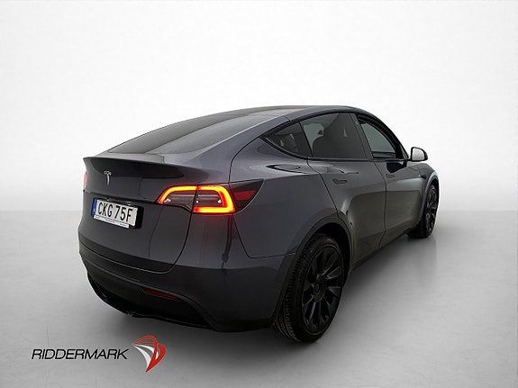 Tesla Model Y 5 of 5