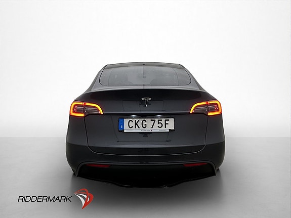 Tesla Model Y 6 of 30