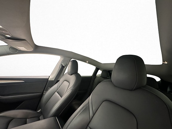 Tesla Model Y 11 of 30