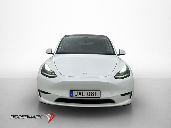 Tesla Model Y 3 of 5