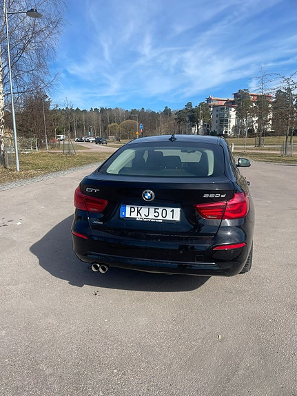 BMW 320d 3 of 5