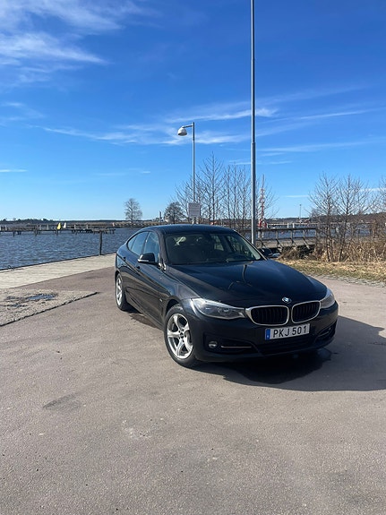 BMW 320d 2 of 5