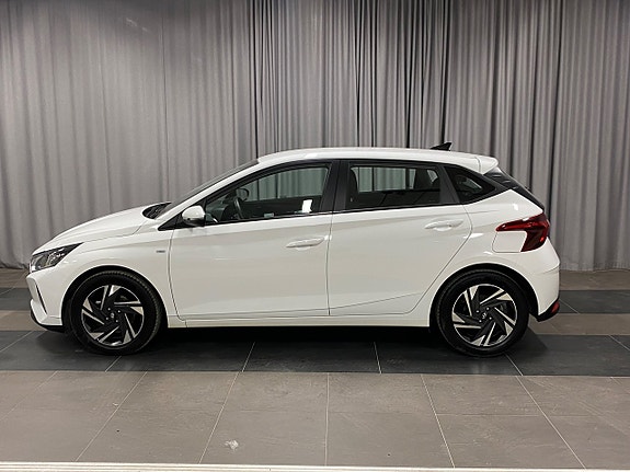 Hyundai i20 2 of 5