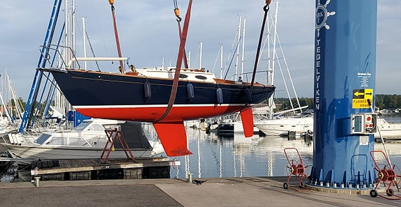 Alerion Express 28 6 of 12