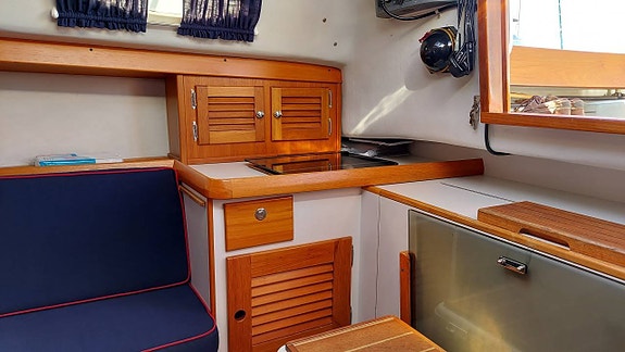 Alerion Express 28 10 of 12
