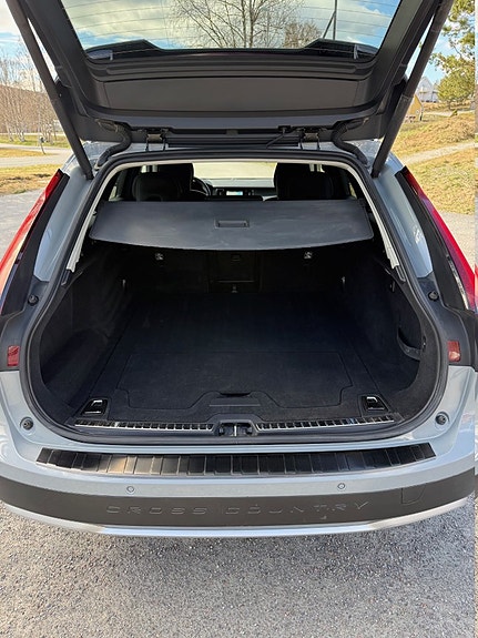 Volvo V90 Cross Country 6 of 10