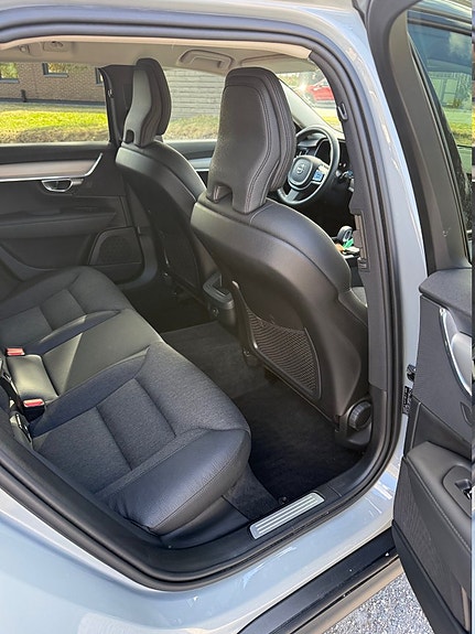 Volvo V90 Cross Country 8 of 10
