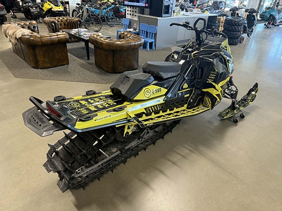 Ski-Doo Freeride 146" 850 E-TEC SHOT 10.25" Display 4 of 5