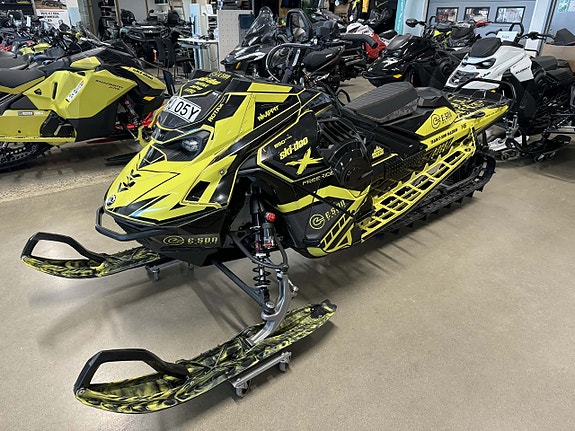 Ski-Doo Freeride 146" 850 E-TEC SHOT 10.25" Display 2 of 5