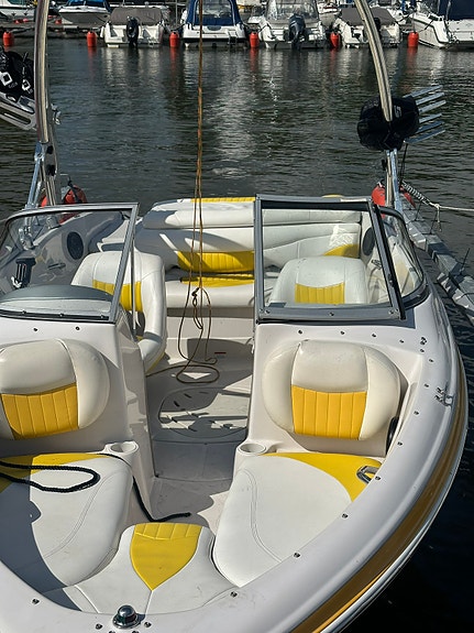 Tahoe Q5i 19fot 4 of 8