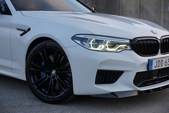 BMW M5 4 of 5