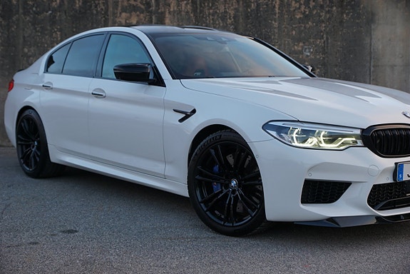BMW M5 2 of 5