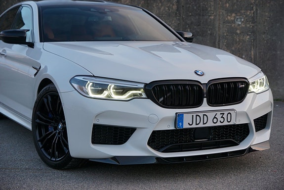 BMW M5 3 of 5