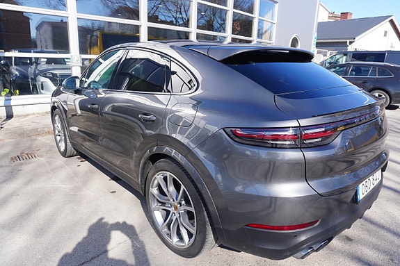 Porsche Cayenne 5 of 5