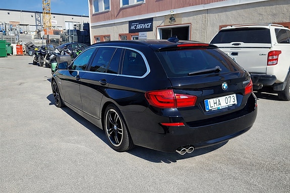 BMW 520d 4 of 5