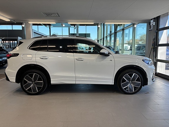 Volkswagen Tiguan 4 of 11
