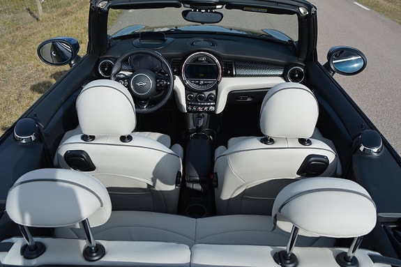 MINI Cooper S 25 of 30